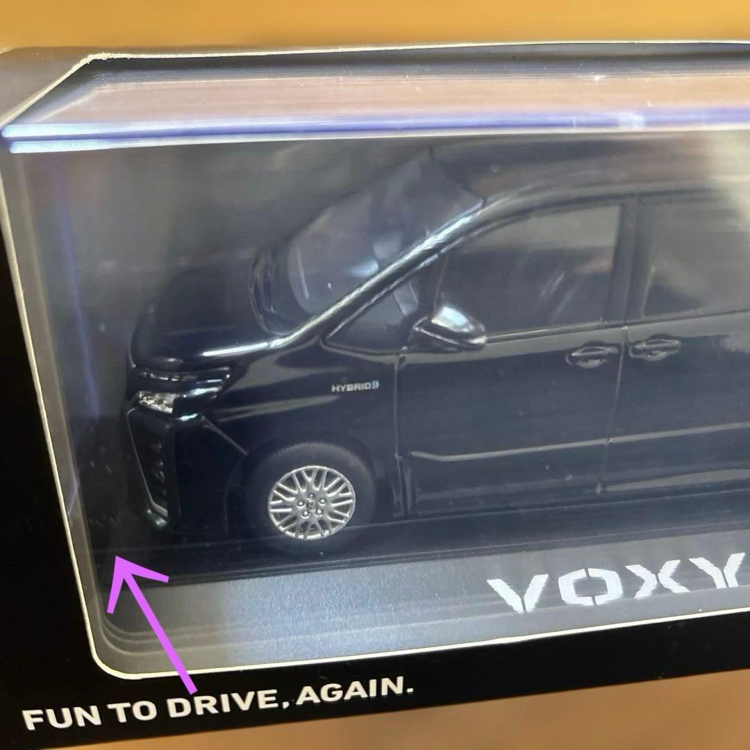 ヴォクシー　VOXY ミニカー　黒　トヨタ