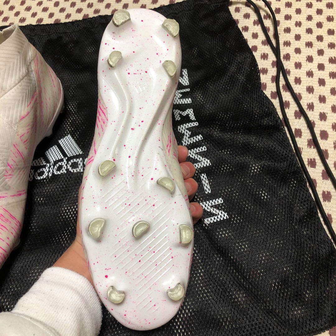 サッカースパイク ネメシス紐なし28cm