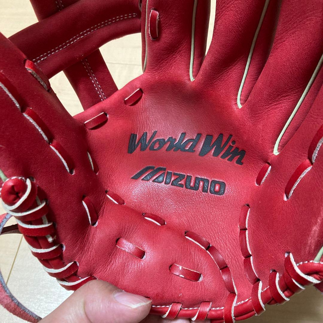 軟式グローブ　Mizuno World Win レッド
