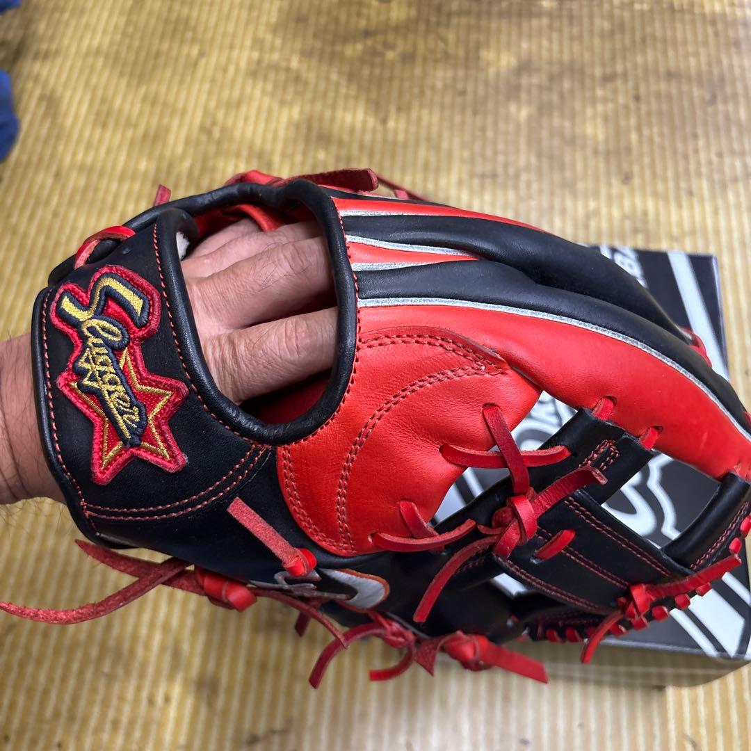 新品スラッガー スペシャルオーダー軟式野球グローブ 赤黒内野手用右投げ用箱あり