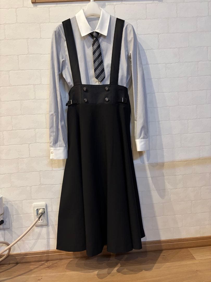 ELLE165cmブラック ジャケット、スカート、ブラウス、ネクタイ4点セット