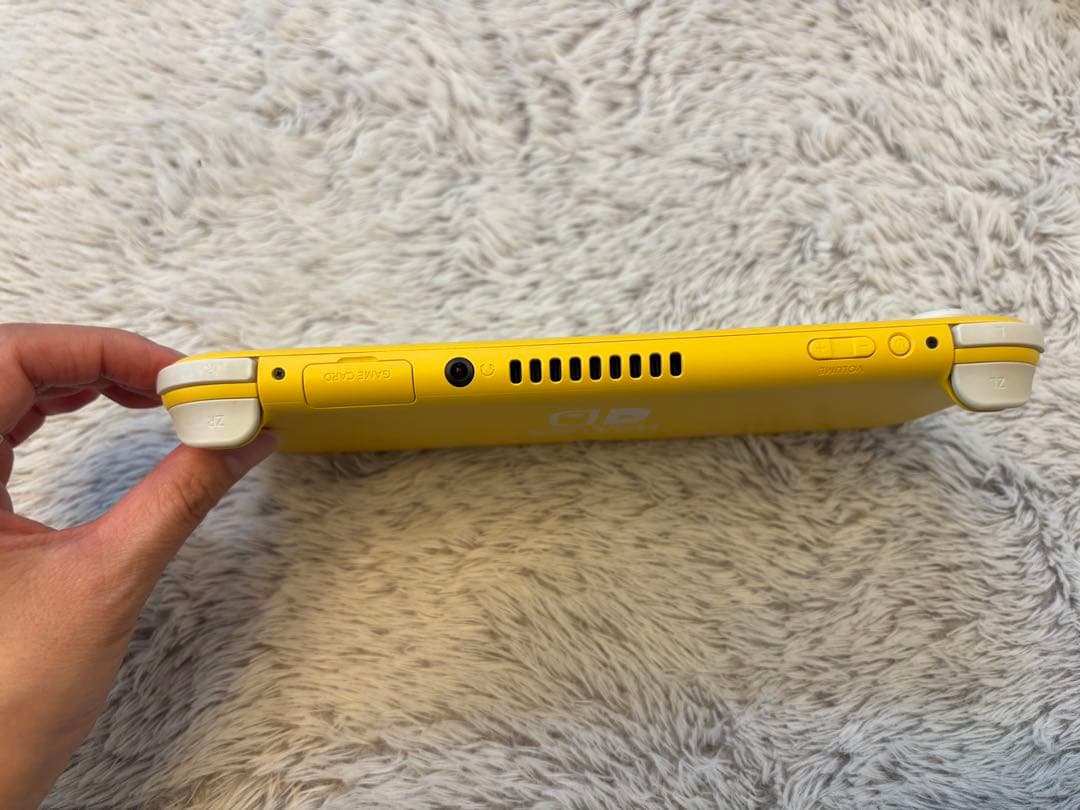 Nintendo Switch Lite イエロー 本体　ケース付き
