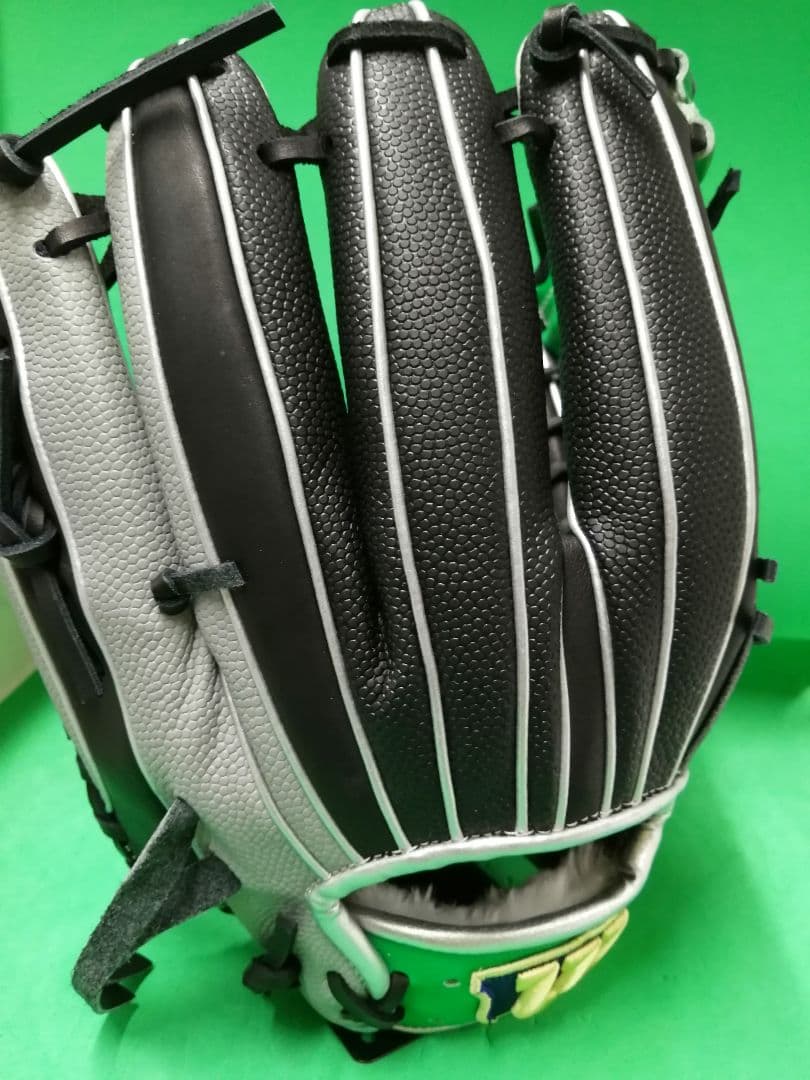 15.Wilsonワナビー軟式グラブ