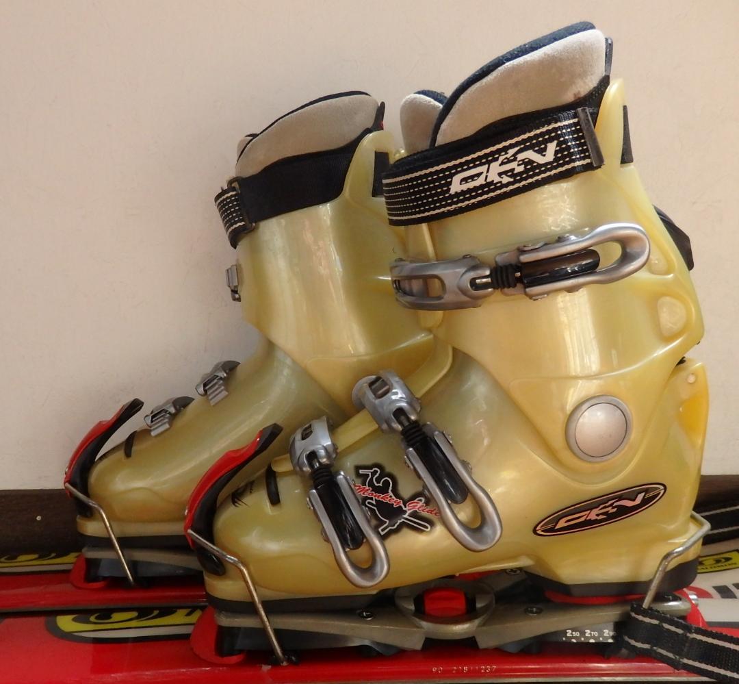 SALOMON,GENFACTORY　板90ｃｍ、ブーツ約25.0～25.5ｃｍ