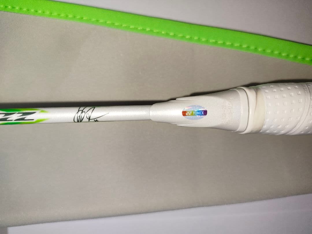 YONEX アストロクス100ZZ VAヴィクター・アクセルセンモデル 4UG5