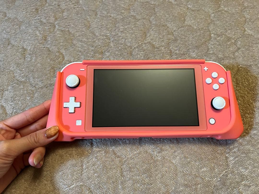 Nintendo Switch Lite ピンク 本体とケースカバー充電器付き