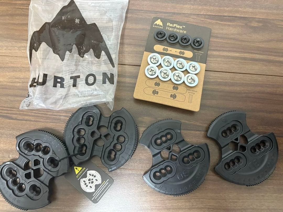 新品　バートン　キッズ用スノーボードバインディング　スモールズ