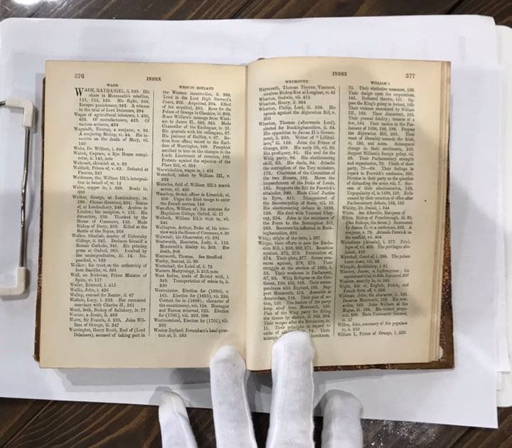 イギリス　アンティーク洋書•革製1697年〜1702年‼️