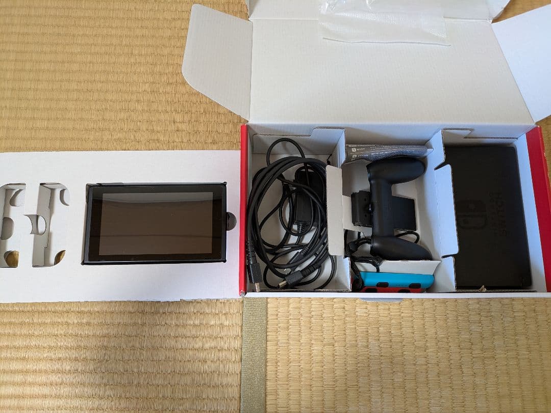 NINTENDO Switch ジョイコンなし