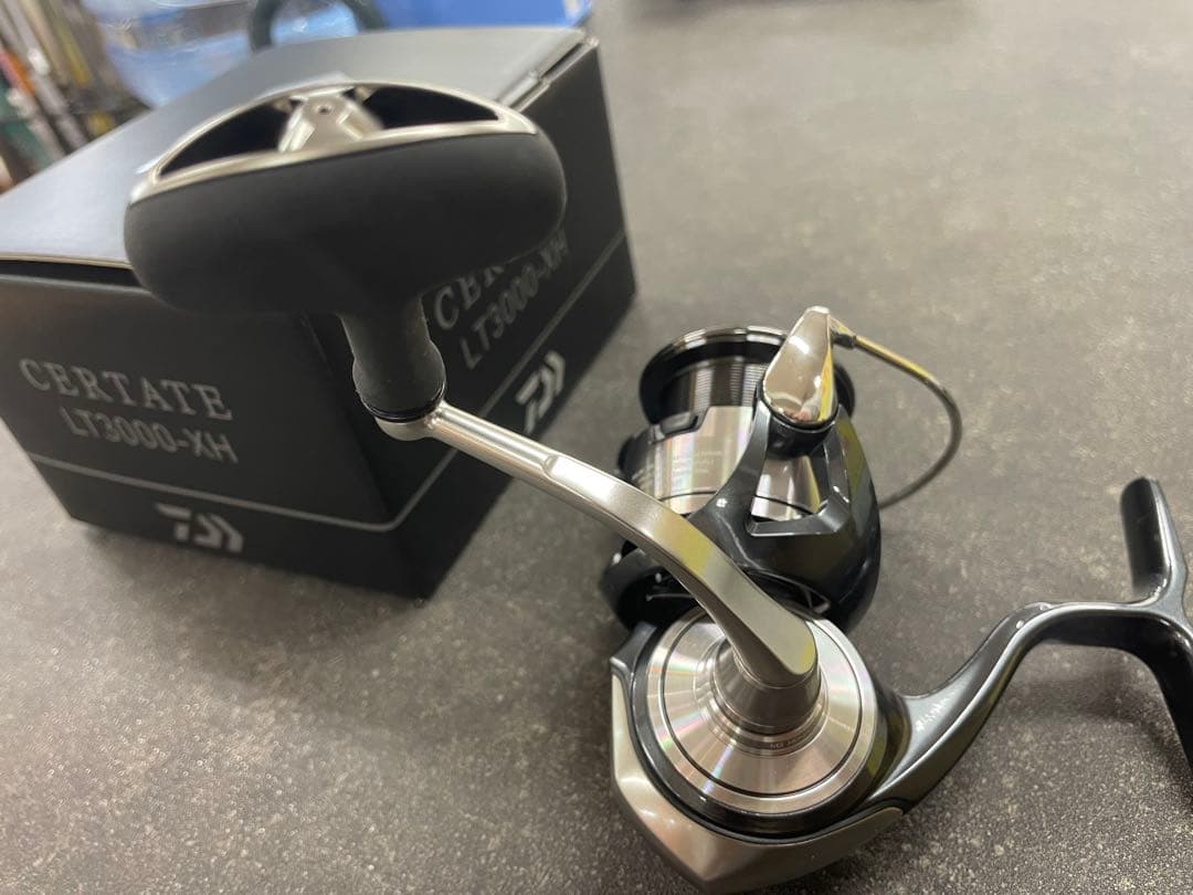 3回のみ使用ダイワ　DAIWA 24セルテート　LT 3000 XH