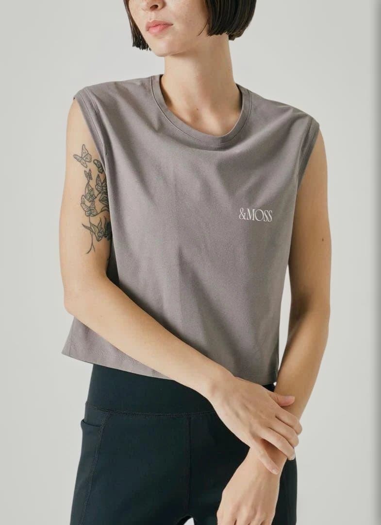 【美品】&MOSS クロップドトップス（M）