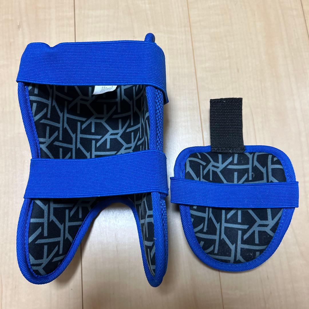 Nike フットガード ブルー
