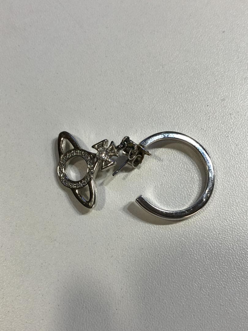 021002 Vivienne Westwood フープ オーブ ピアス 片耳