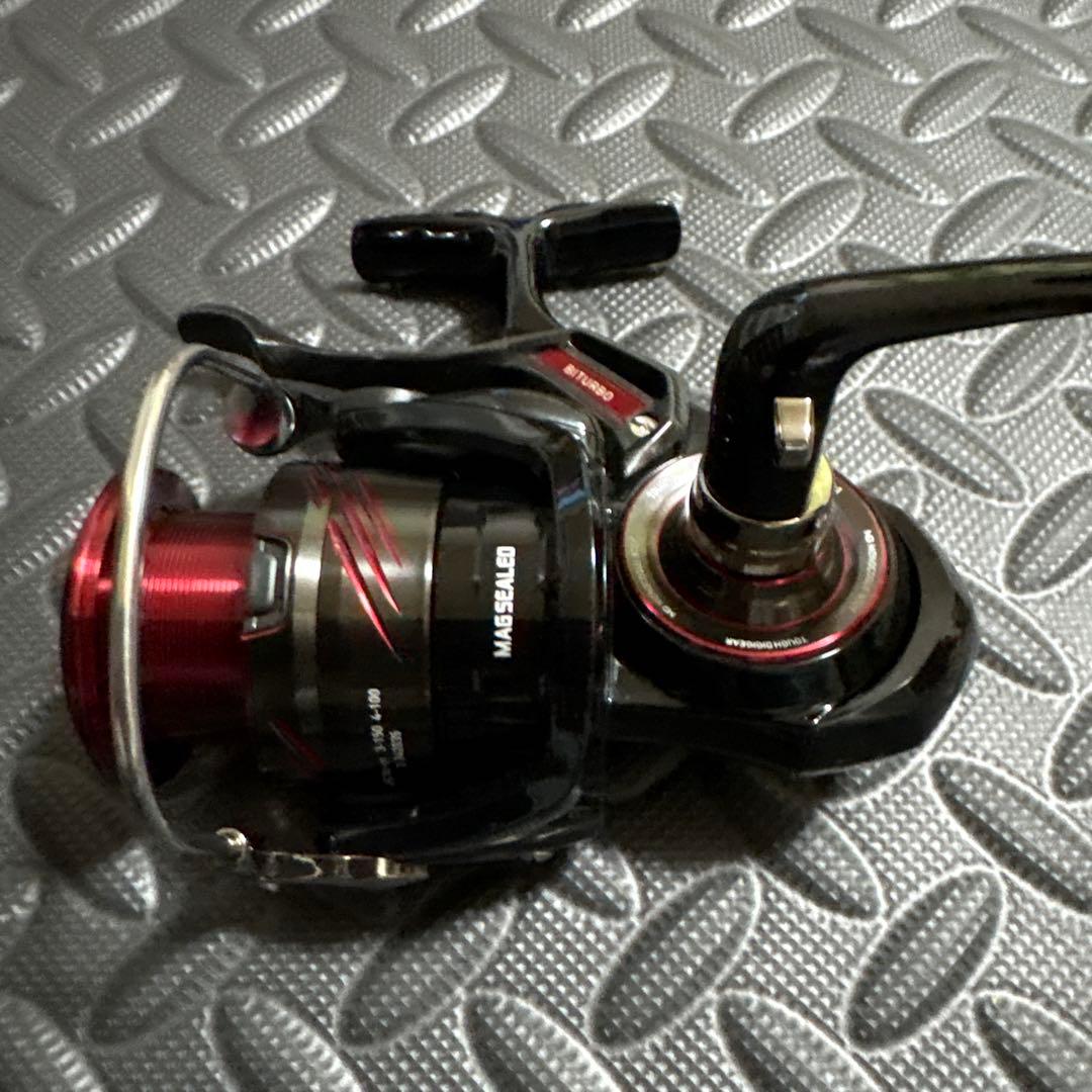 美品 DAIWA 23CYGNUS 2500XH-LBD スピニングリール