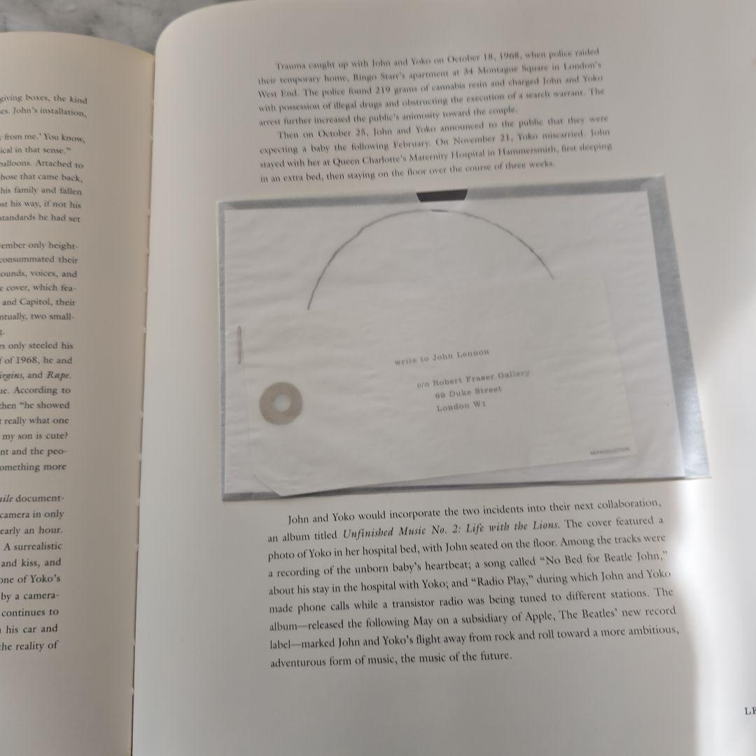 LENNON legend ジョン・レノン 洋書 写真集 CD付 メモラビリア