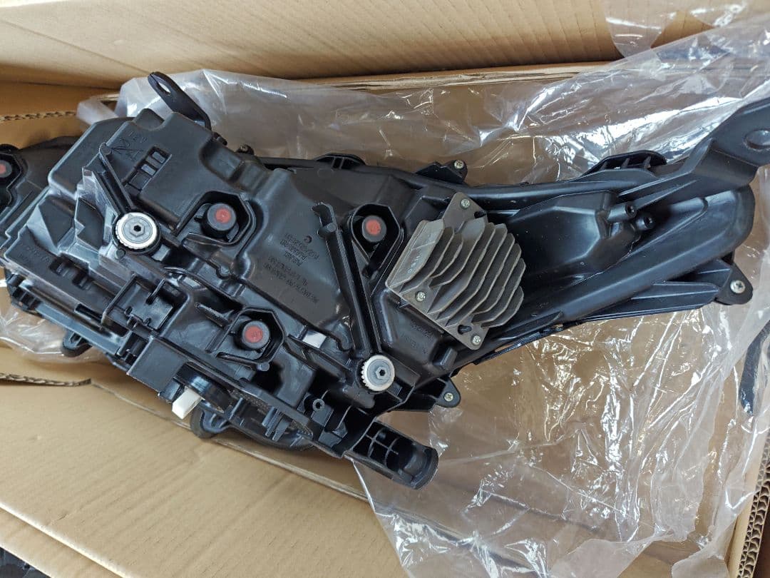FINGAZZさん依頼分８０ハリアー ヘッドライト　MXUA80　トヨタ