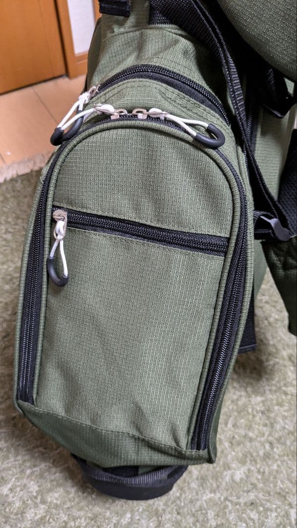 新品同様 キャディバッグ（MAXCAT）カーキ色