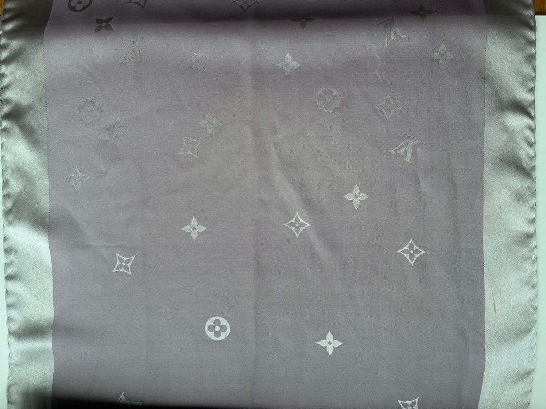 らんちゃんLouis Vuitton ルイヴィトン シルクスカーフ
