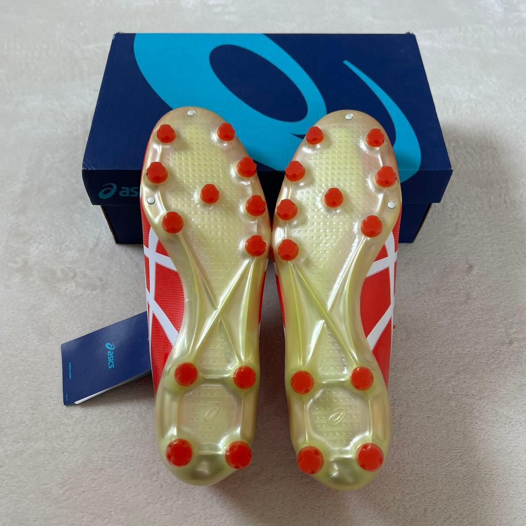 asics サッカー用スパイクシューズ