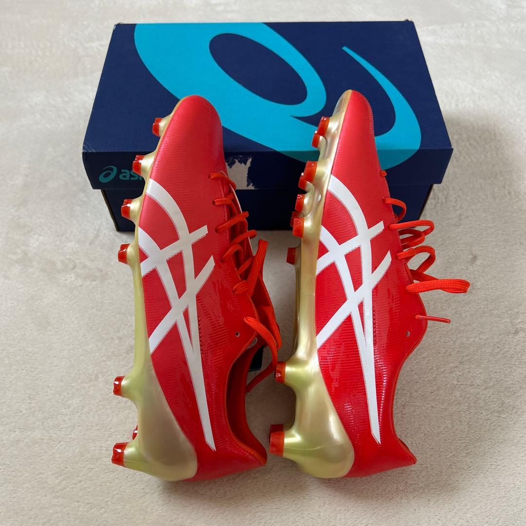 asics サッカー用スパイクシューズ