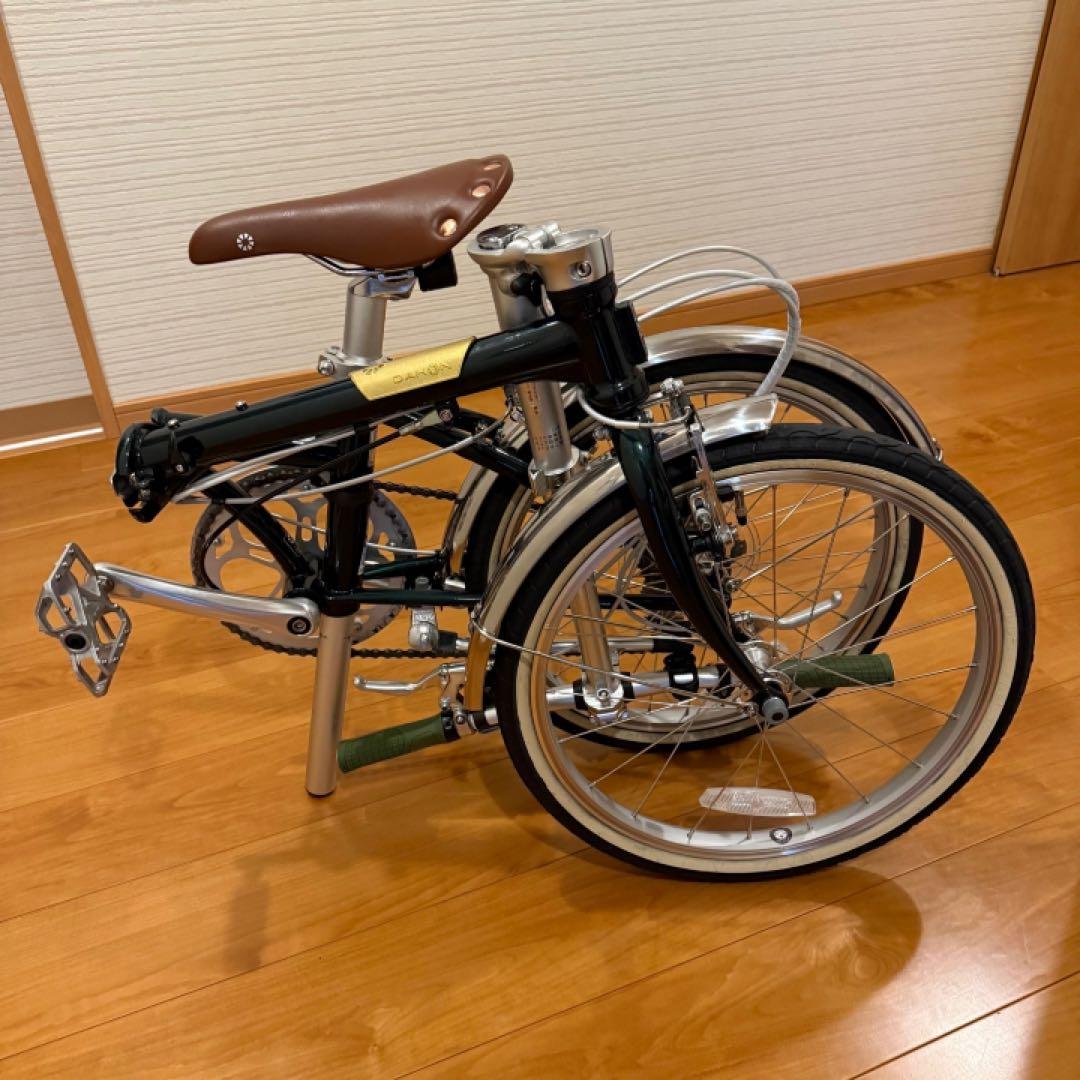 ダホン「Boardwalk D7 ブリティッシュグリーン」&12個の付属品つき