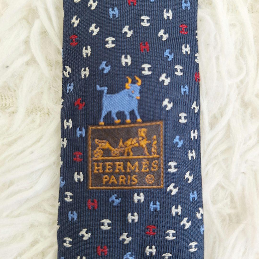 美品◎HERMES エルメス ネクタイ イッツレイニング H柄 ネイビー 現行
