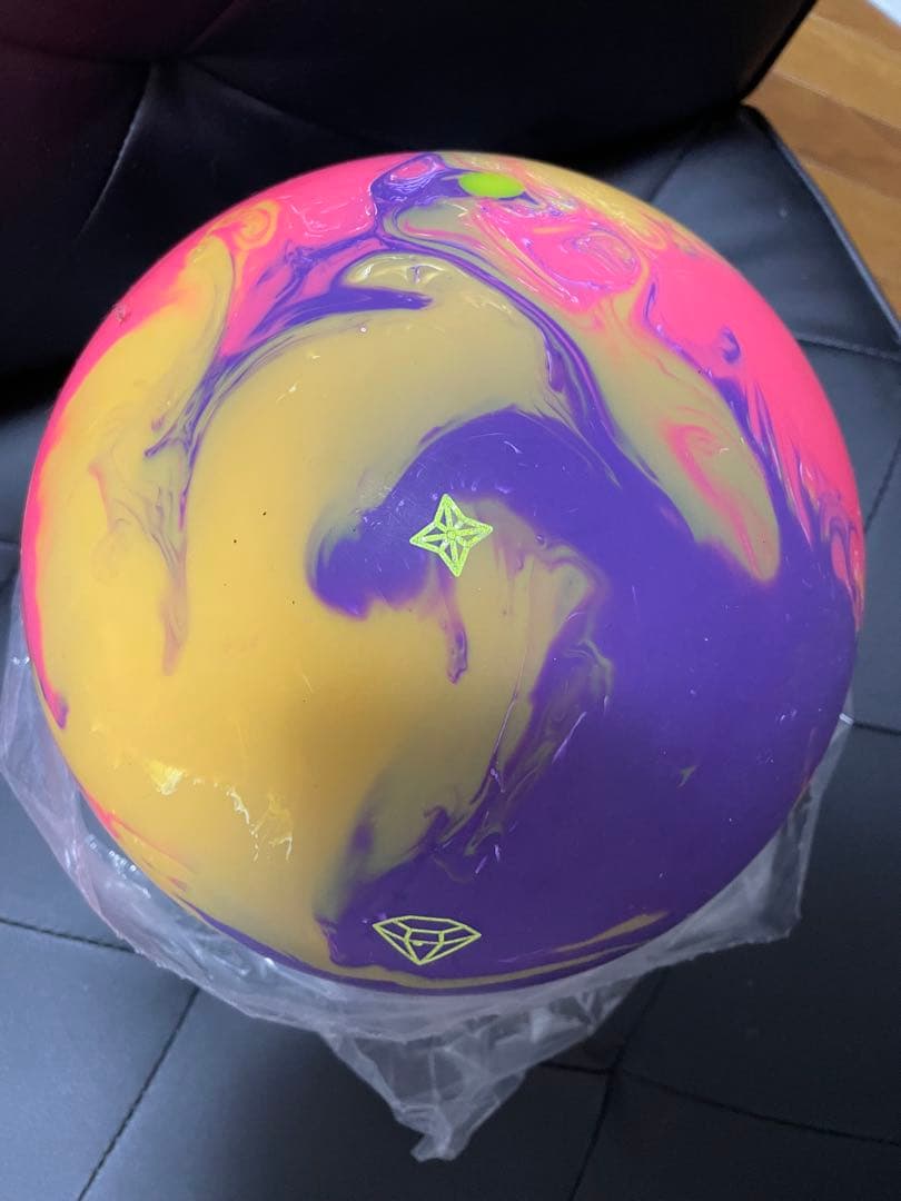 ボウリング　マジックジェム(15ポンド新品)