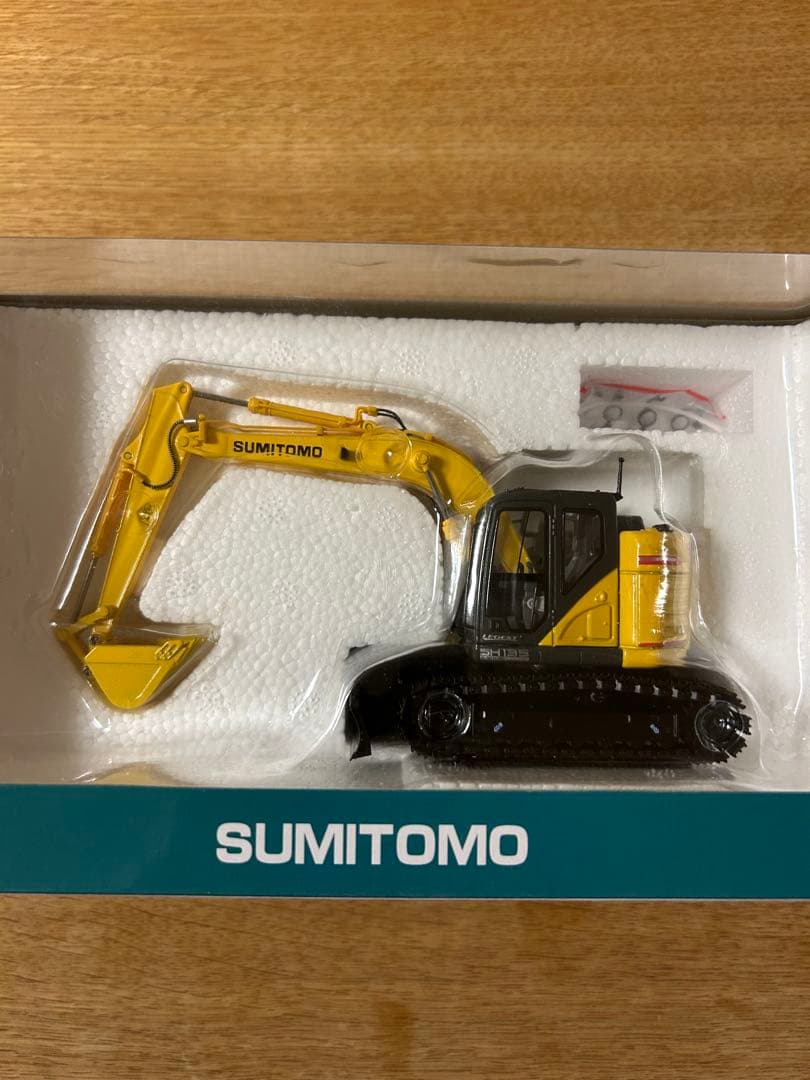 SUMITOMO SH135X-7 1/50スケールモデル