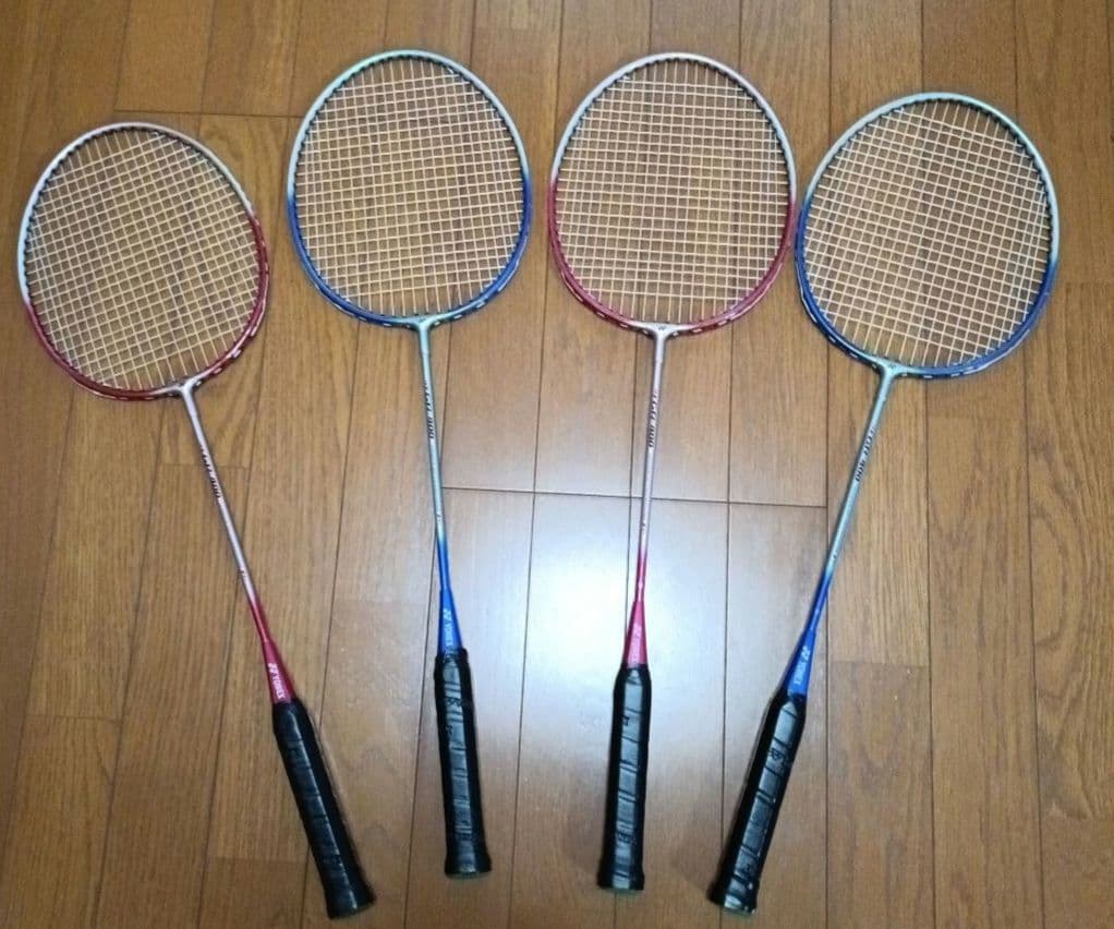 ヨネックス　YONEX GR-400 バドミントンラケット　4本セット