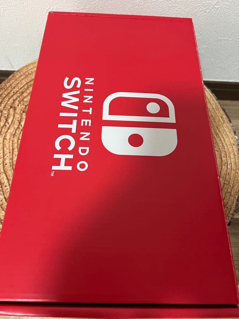 Nintendo Switch ニンテンドースイッチ本体　ネオンレッド