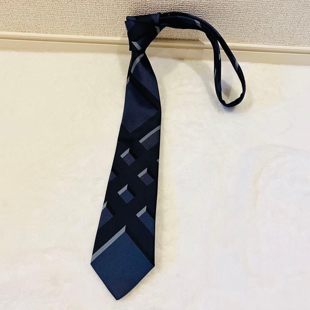 【未使用に近い】BURBERRYバーバリー ネクタイ ネイビー シルク100%