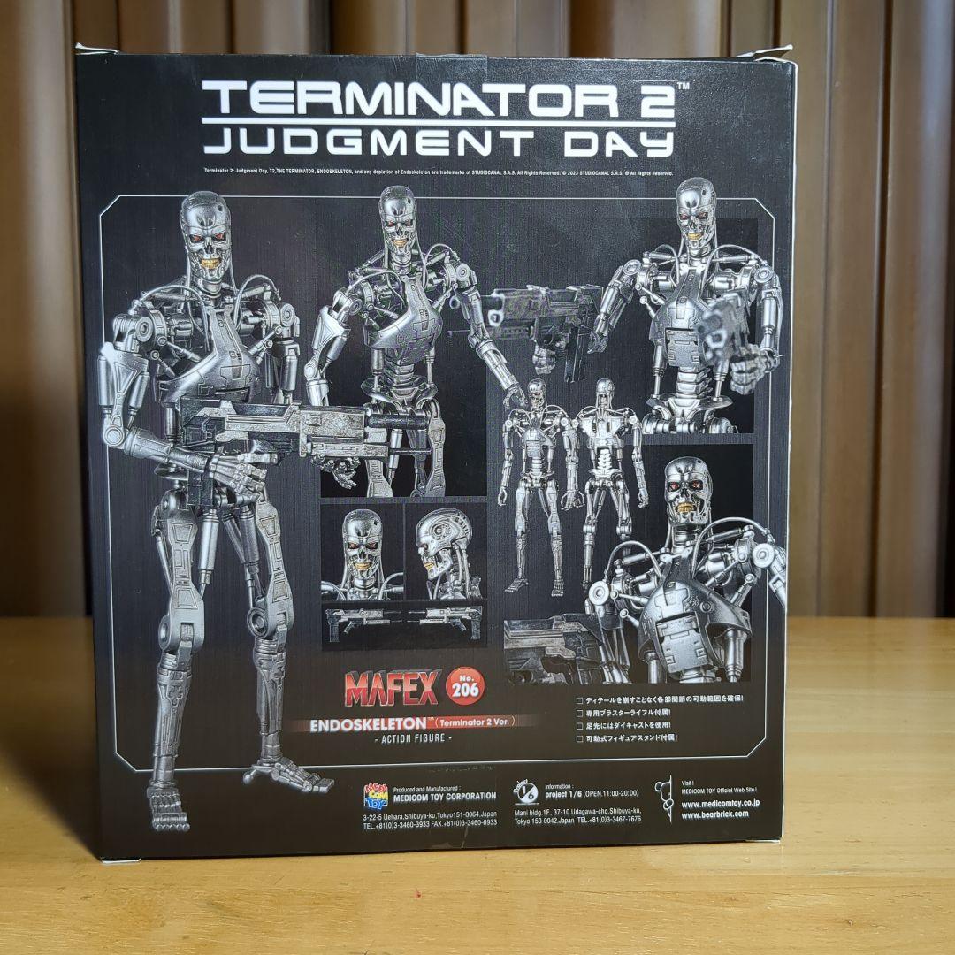 MAFEX No.206　ターミネーター2　T800(エンドスケルトン)