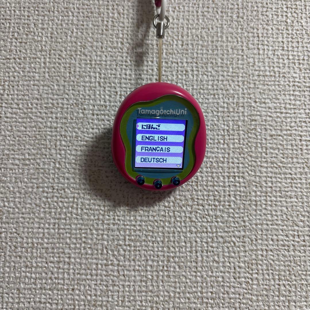 たまごっちUni ピンク/ブルーストラップ付き