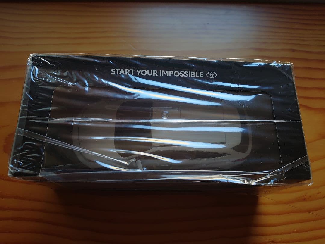 【美品】ハリアー　ホワイトパール　カラーサンプル　ミニカー