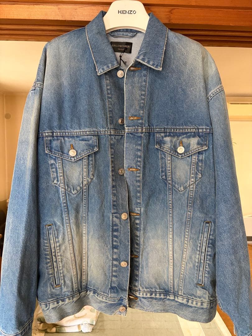 BALENCIAGA スプレーペイント デニムジャケット　ユニセックス
