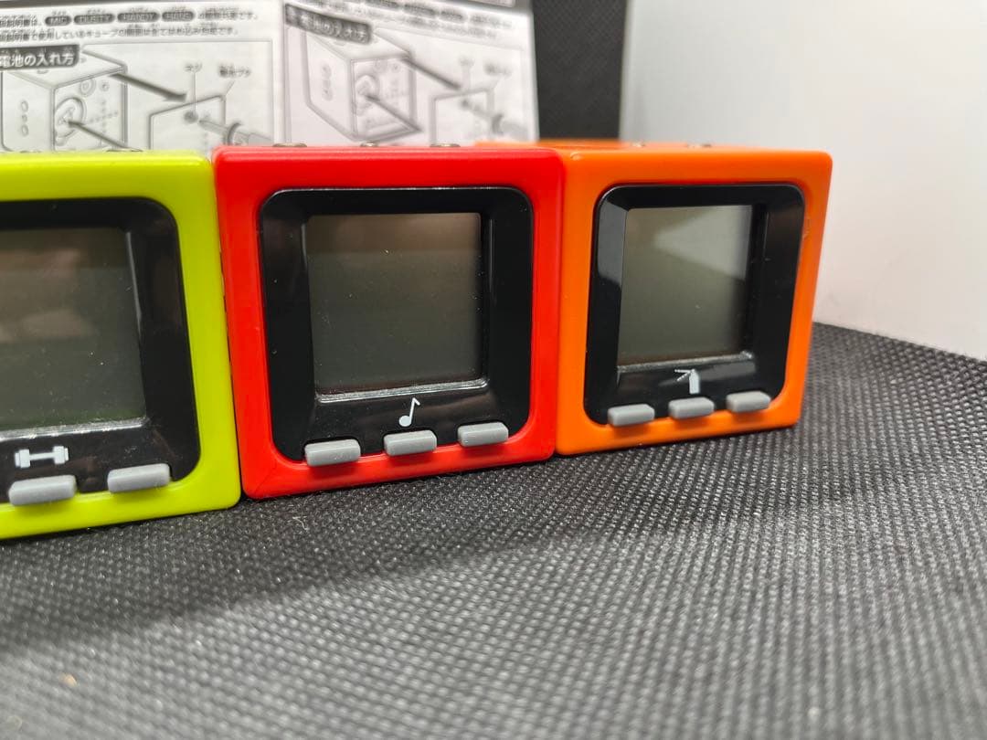 CUBE WORLD キューブワールド　バンダイ　たまごっち