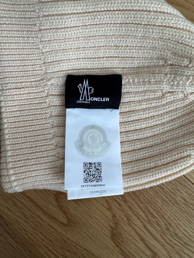 MONCLER ニット帽　白