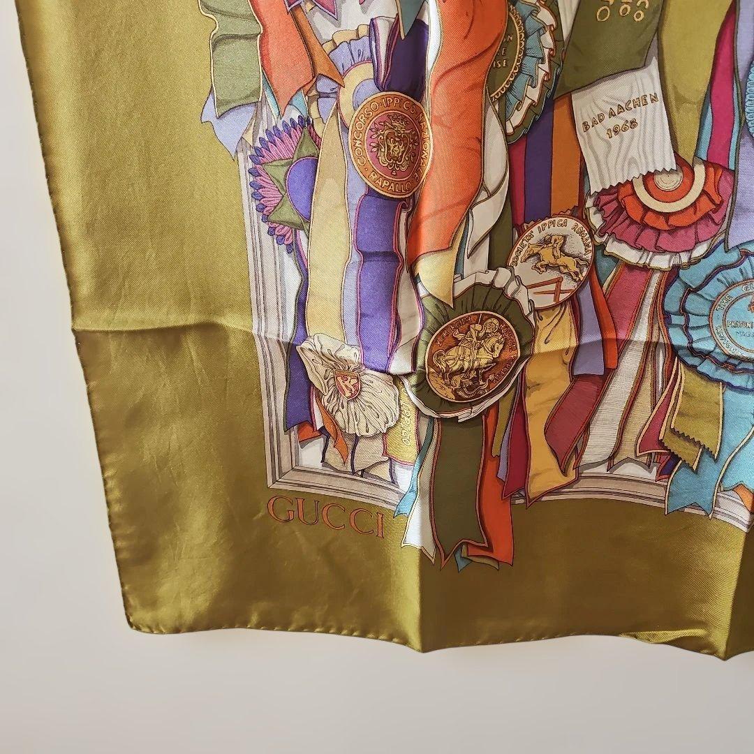 【GUCCI 】グッチ 大判 シルクスカーフ 勲章 メダル柄