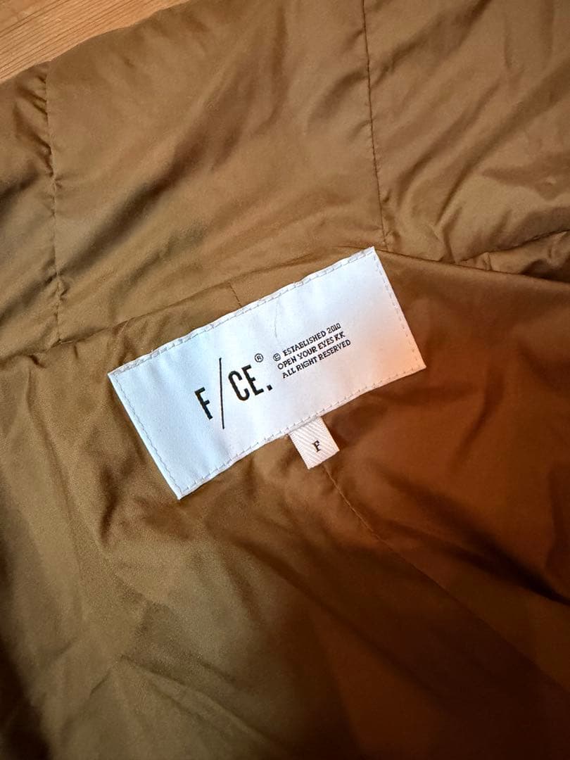 F/CE. RECYCLE NYLON PADDING PONCHO中綿ポンチョ