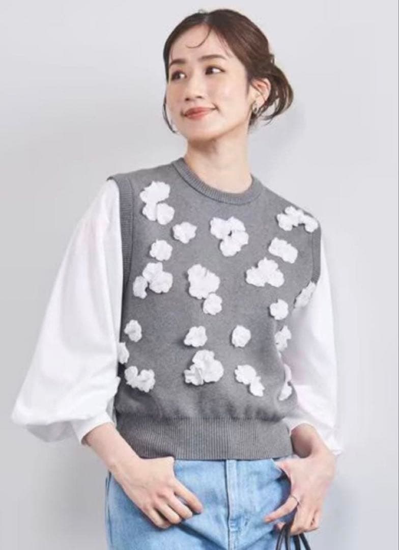 美品　ユナイテッドアローズ　フラワーモチーフ　ベスト　グレー　M