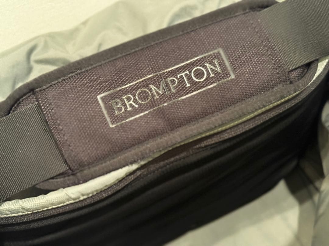 ク*ル様 ブロンプトン BROMPTON METRO MESSENGER BAG