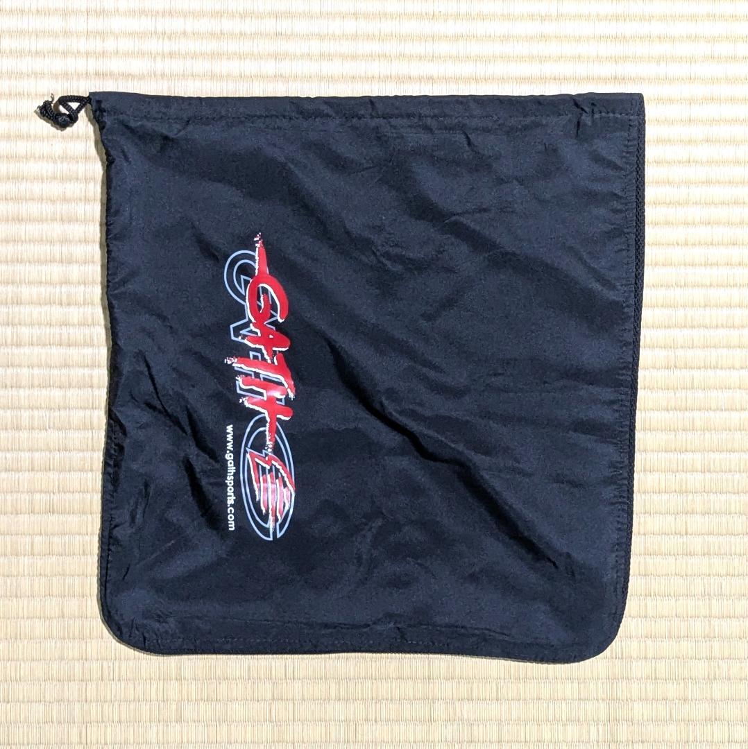 GATH サーフ ヘルメット 通気孔付き　ブラック。サイズ表記あり