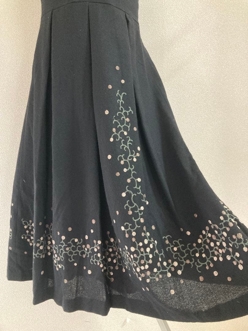 美品希少Sybillaシビラ上品刺繍ロングワンピース毛M ブラック系細身