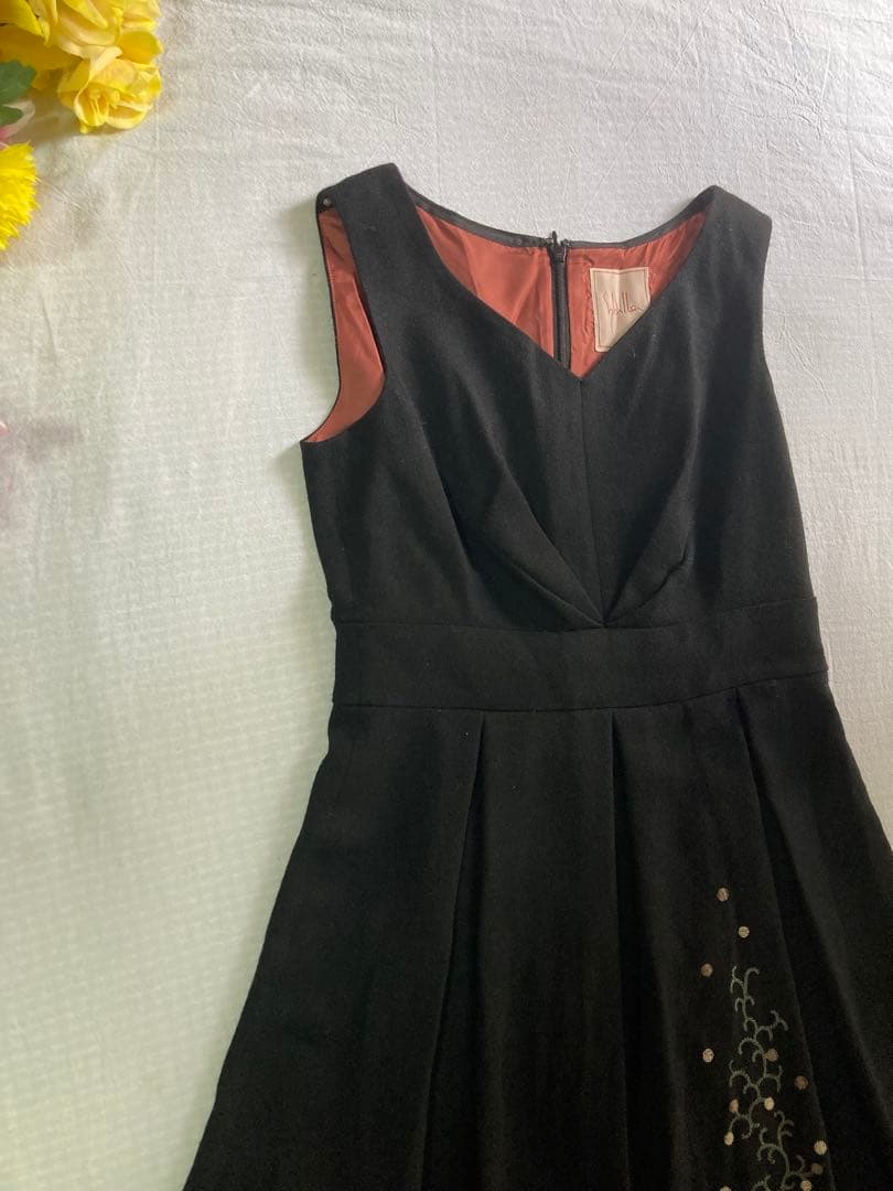 美品希少Sybillaシビラ上品刺繍ロングワンピース毛M ブラック系細身