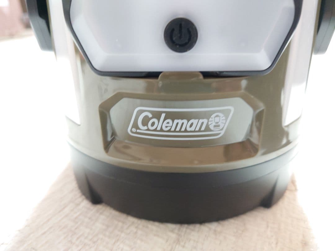 未使用　コールマン オリーブ クアッドマルチパネルランタン 単一電池24本付