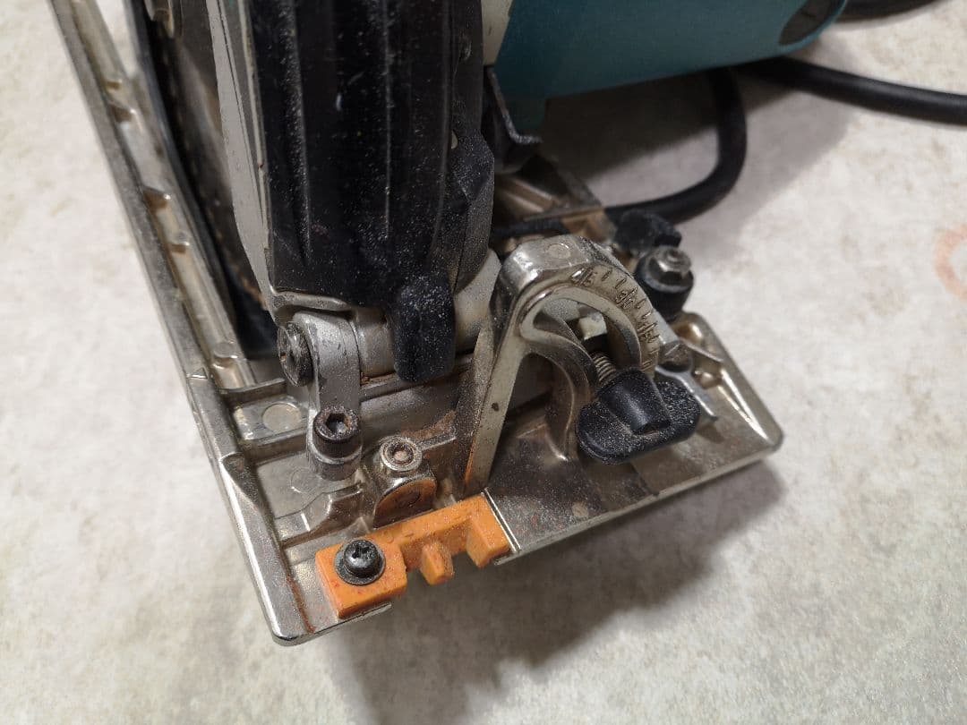 makita 5817CBA 電子造作用精密マルノコ 190mm 難あり