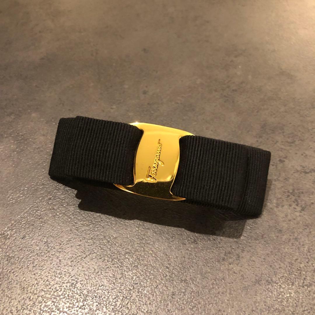 【Ferragamo】黒リボンバレッタ