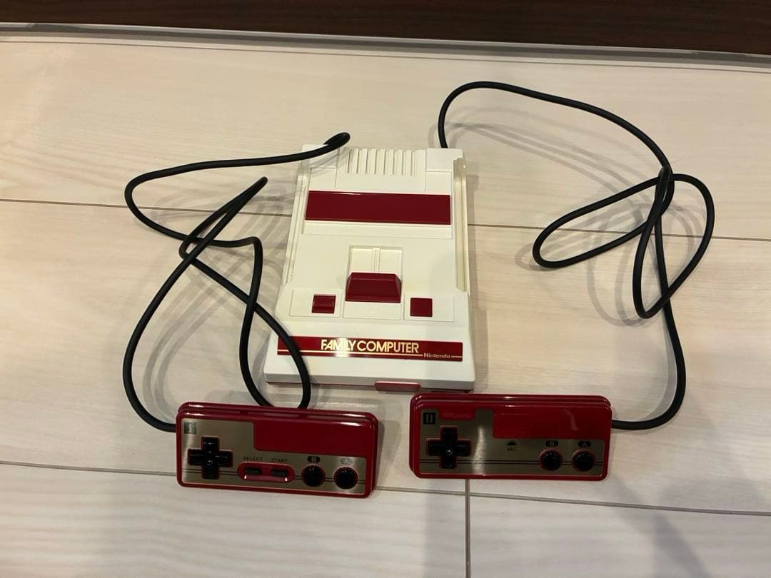 アダプタ付　ニンテンドークラシックミニ ファミリーコンピュータ