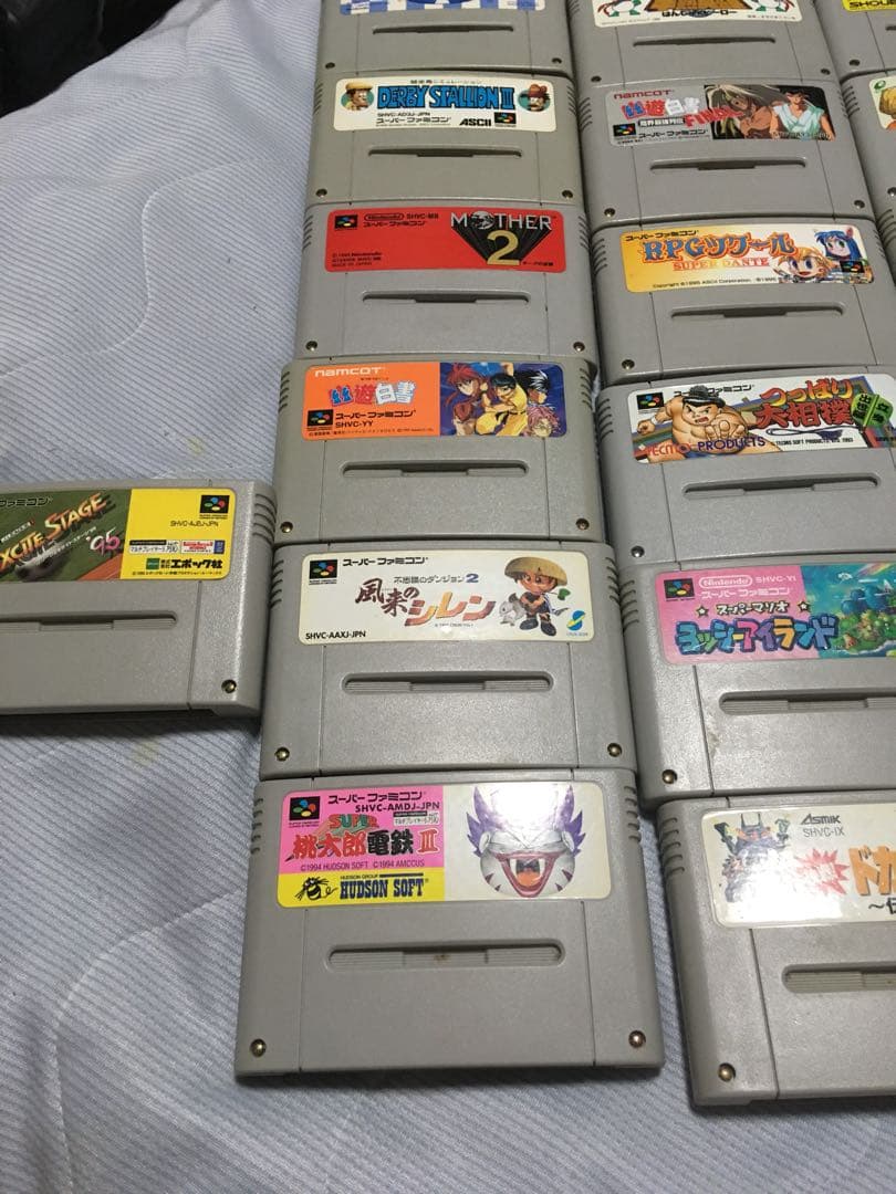 スーファミ本体コントローラ4本ソフト37本です