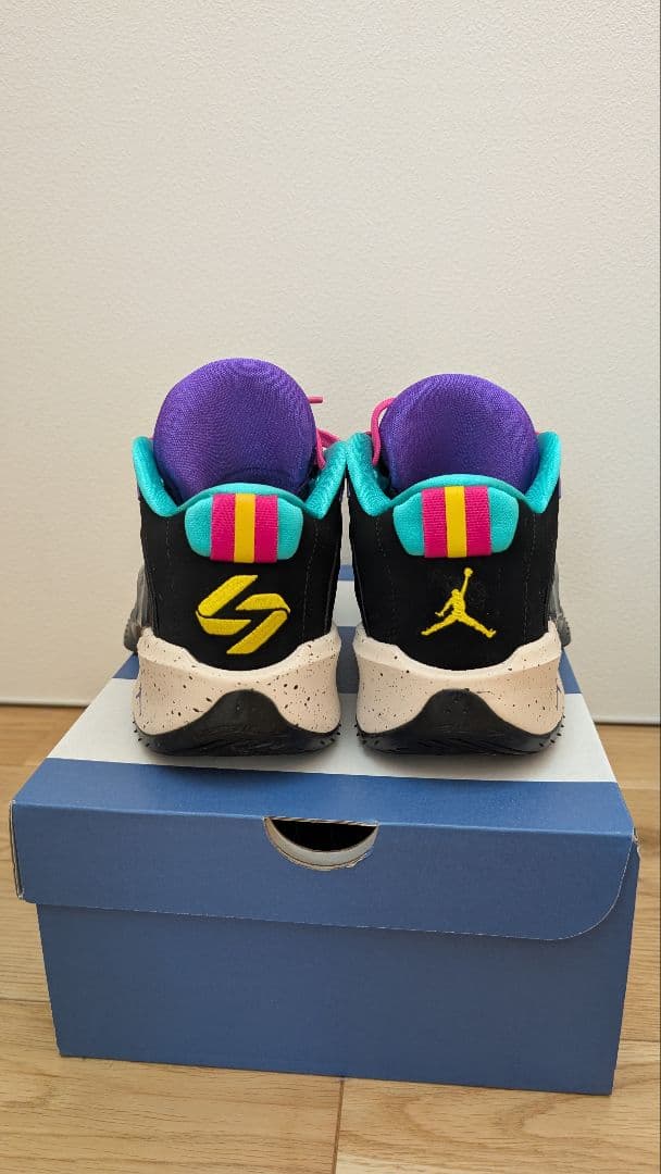 NIKE JORDANバッシュ Luka 3